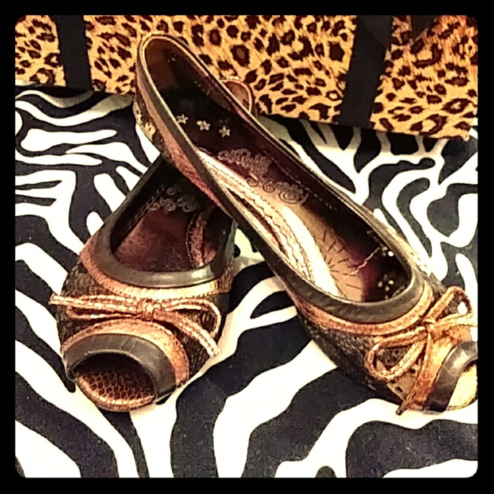 Naughty Monkey Flats